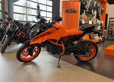 NEUFAHRZEUG KTM 390 Duke