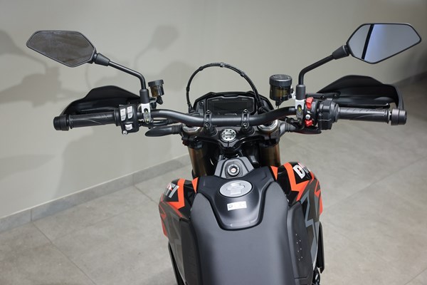 Ducati Hypermotard 698 Mono RVE (RVE Design) - Bild 6