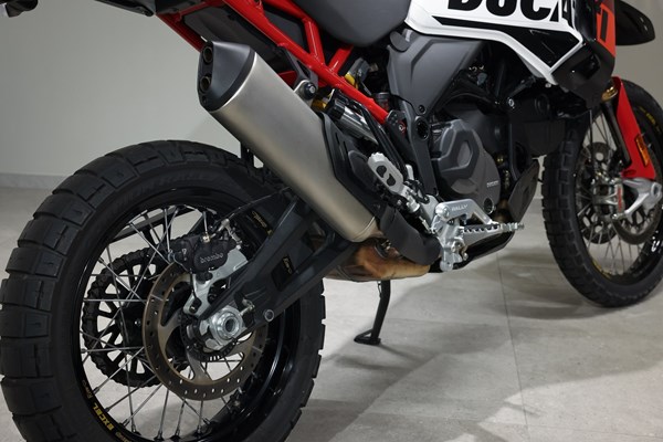 Ducati DesertX Rally (Iron Giant Design) - Bild 3