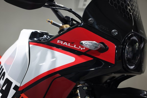 Ducati DesertX Rally (Iron Giant Design) - Bild 7