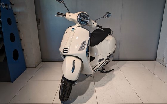 Neufahrzeug Vespa GTS 300 Super - Bild 1