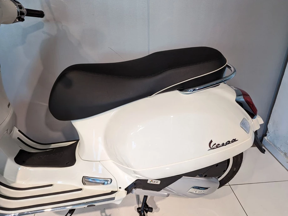 Angebot Vespa GTS 300 Super Bild 4: Angebot Vespa GTS 300 Super