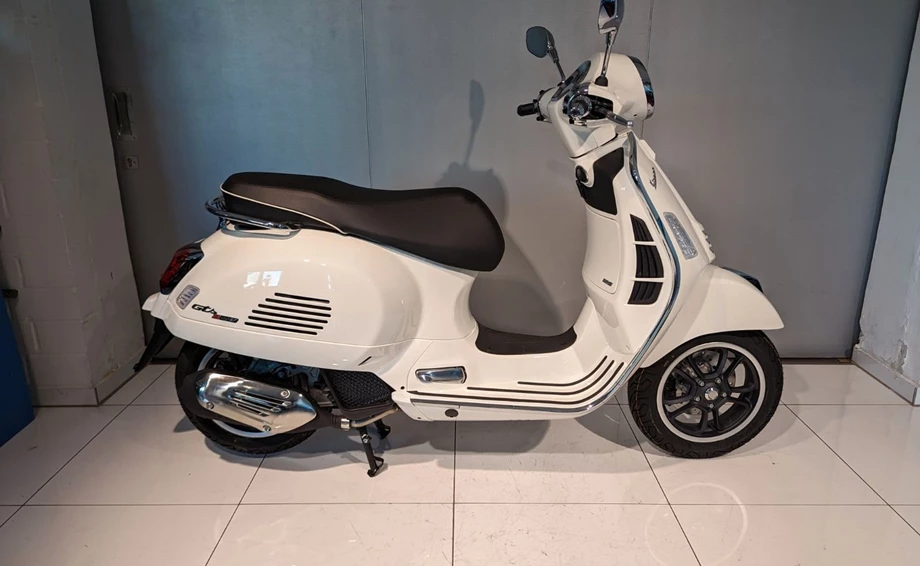 Angebot Vespa GTS 300 Super Bild 5: Angebot Vespa GTS 300 Super