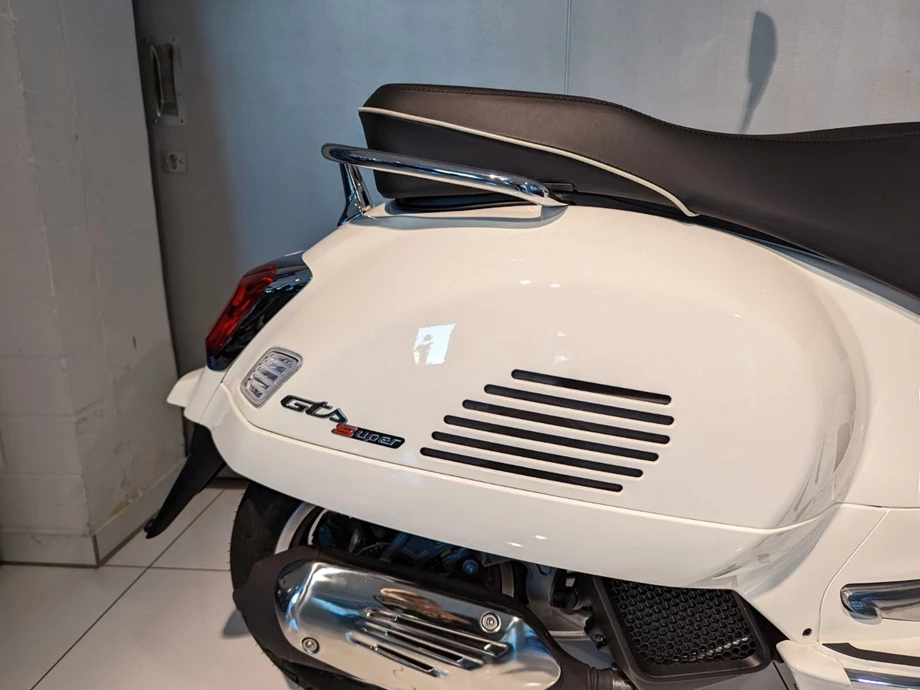Angebot Vespa GTS 300 Super Bild 6: Angebot Vespa GTS 300 Super