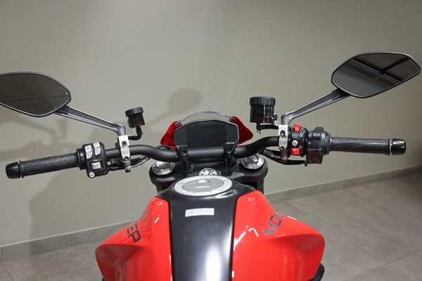Ducati Monster + (rot) - Bild 4