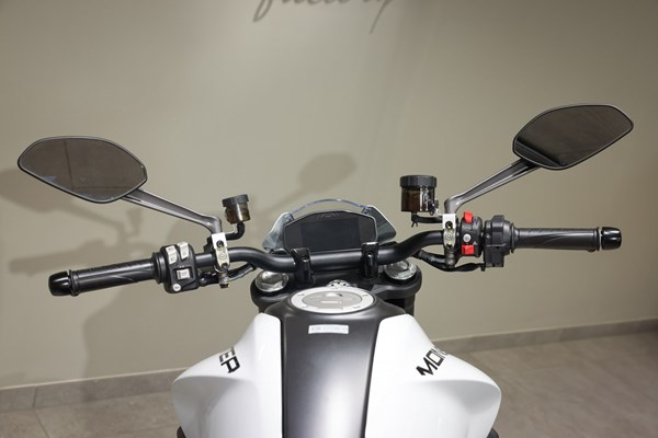 Ducati Monster + (weiß) - Bild 4