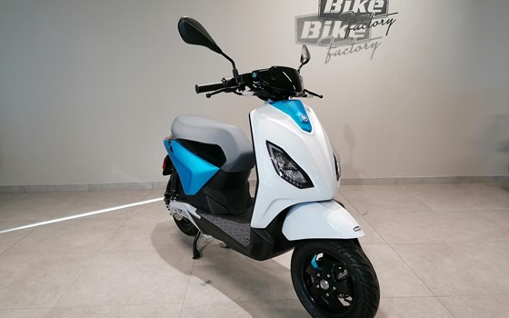 Neufahrzeug Piaggio 1 + - Bild 1 Neufahrzeug Piaggio 1 + - Bild 1