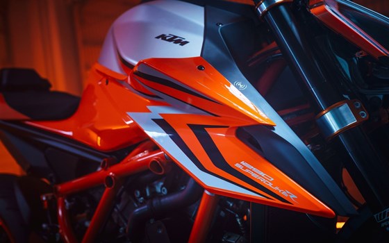 Neufahrzeug KTM 1290 Super Duke R EVO - Bild 14