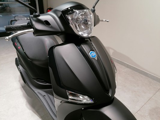 Piaggio Liberty 125 S (Nero Meteora) - Bild 4