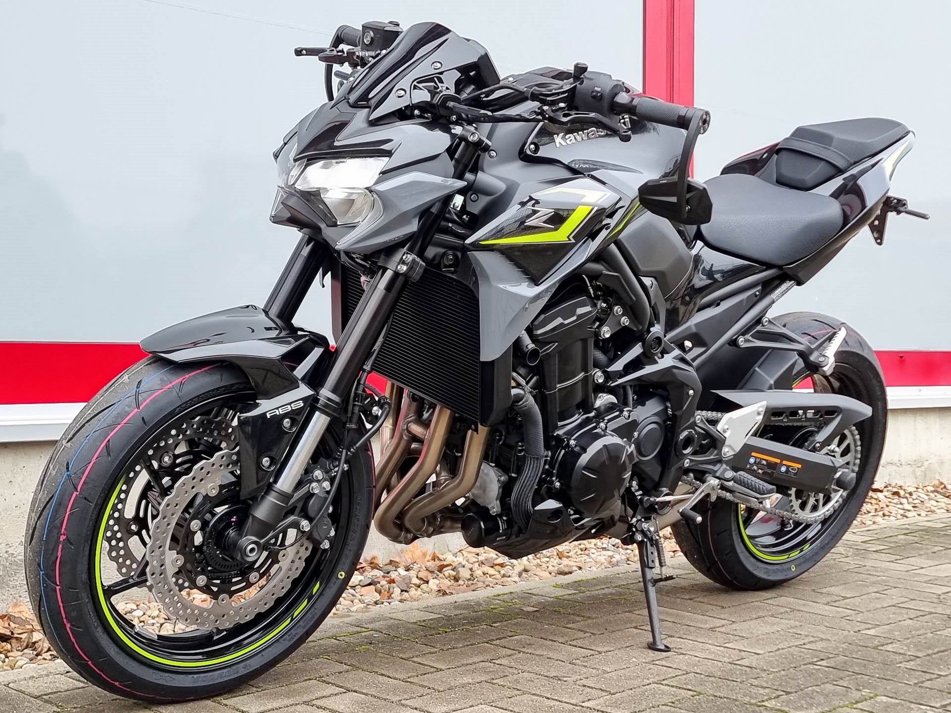 Motorbike Kawasaki Z900 Mod. 2024 mit Komplettumbau! sofort verfügbar!!,  Year of manufacture: 2024, 0 km , Price: 12.065,00 EUR. of Berlin
