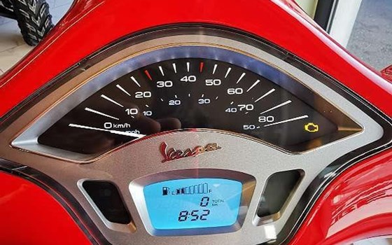 Neufahrzeug Vespa Primavera RED 50 - Bild 9 Neufahrzeug Vespa Primavera RED 50 - Bild 9