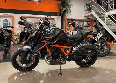 NEUFAHRZEUG KTM 1290 Super Duke R EVO