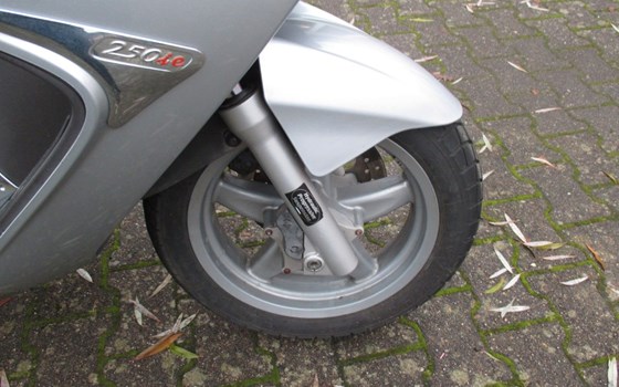 Gebrauchtmotorrad Piaggio X8 250 i.e. - Bild 14