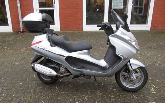 Gebrauchtmotorrad Piaggio X8 250 i.e. - Bild 2