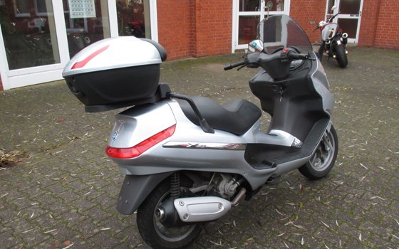 Gebrauchtmotorrad Piaggio X8 250 i.e. - Bild 3
