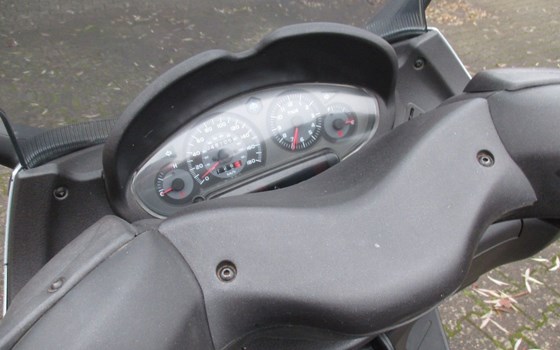 Gebrauchtmotorrad Piaggio X8 250 i.e. - Bild 9