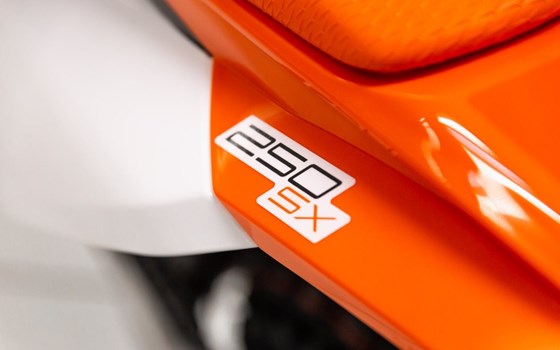Neufahrzeug KTM 250 SX - Bild 11