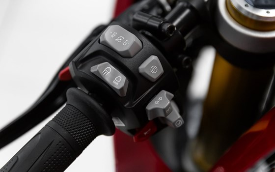 Neufahrzeug Triumph Speed Triple 1200 RR - Bild 11