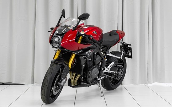 Neufahrzeug Triumph Speed Triple 1200 RR - Bild 2 Neufahrzeug Triumph Speed Triple 1200 RR - Bild 2