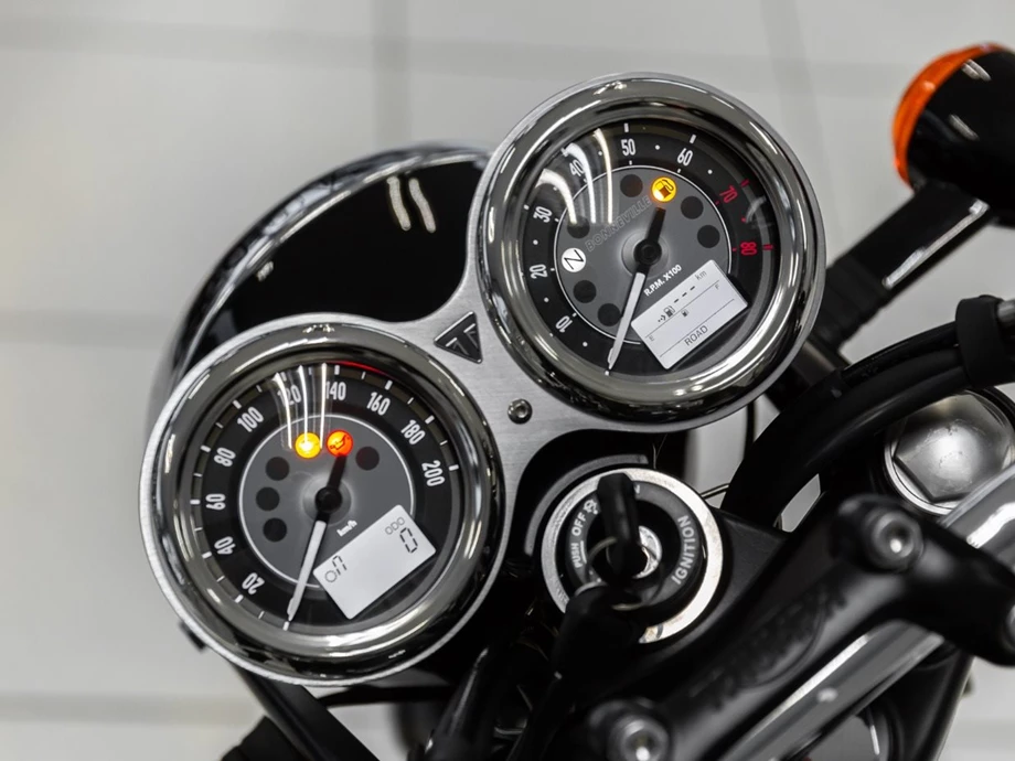 Angebot Triumph Bonneville T100 Bild 10: Angebot Triumph Bonneville T100