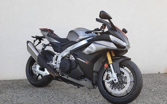 Neufahrzeug Aprilia RSV4 1100 - Bild 1 Neufahrzeug Aprilia RSV4 1100 - Bild 1