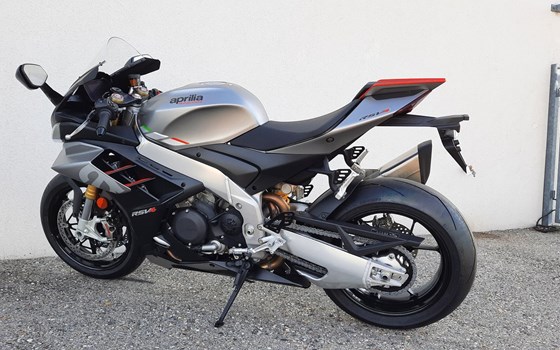 Neufahrzeug Aprilia RSV4 1100 - Bild 5 Neufahrzeug Aprilia RSV4 1100 - Bild 5