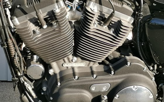 Gebrauchtmotorrad Harley-Davidson Sportster XL 1200CX Roadster - Bild 3