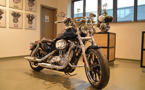 Gebrauchtmotorrad Harley-Davidson Sportster XL 883 L SuperLow - Bild 2