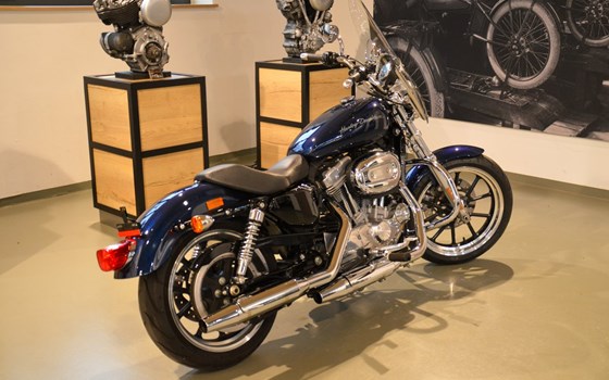 Gebrauchtmotorrad Harley-Davidson Sportster XL 883 L SuperLow - Bild 4