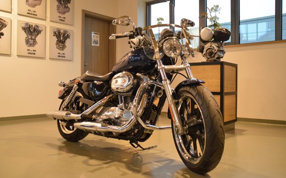 Gebrauchtmotorrad Harley-Davidson Sportster XL 883 L SuperLow - Bild 9