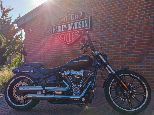 Gebrauchtmotorrad Harley-Davidson Softail Breakout FXBR 