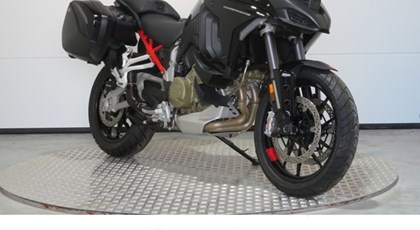 Neumotorrad Ducati Multistrada V4 S
