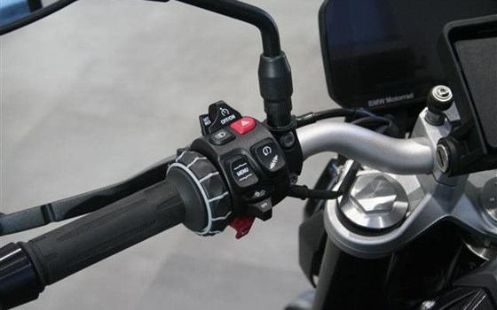 Gebrauchtmotorrad BMW F 900 R - Bild 4