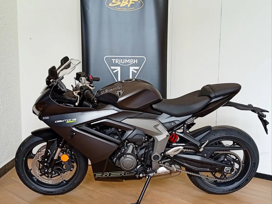 Angebot Triumph Daytona 660 Bild 8: Angebot Triumph Daytona 660
