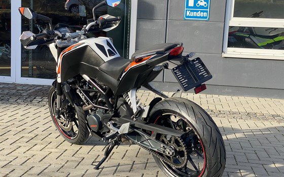 Gebrauchtmotorrad KTM 125 Duke - Bild 4
