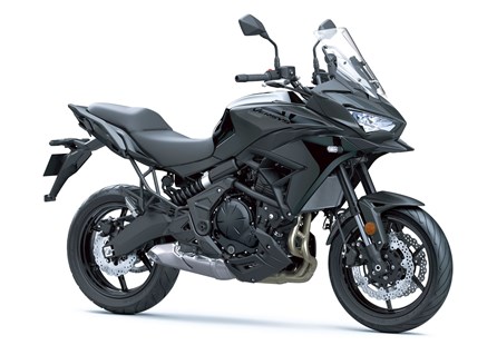 Kawasaki Versys 650 (BK2: Metallic Black)