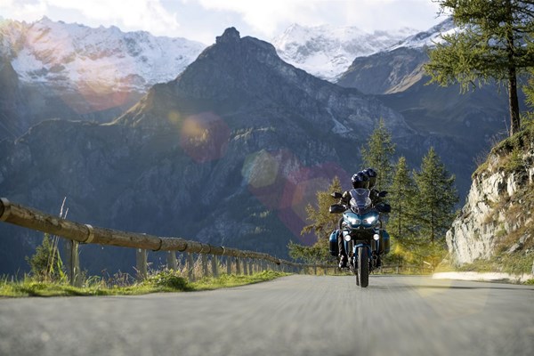 Kawasaki Versys 650 (BK1: Metallic Black) - Bild 2