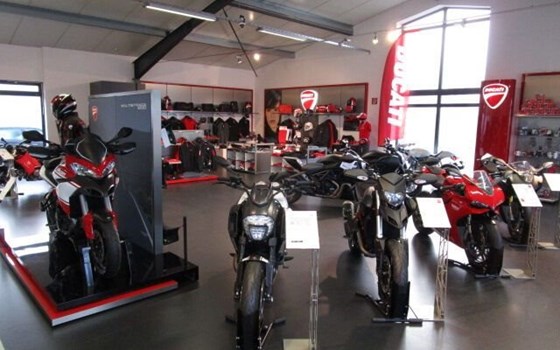 Neufahrzeug Ducati Hypermotard 698 Mono - Bild 20