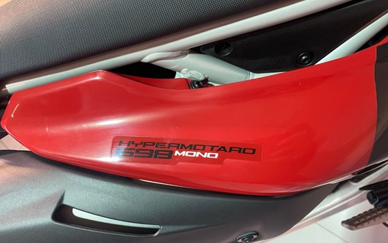 Neufahrzeug Ducati Hypermotard 698 Mono - Bild 8