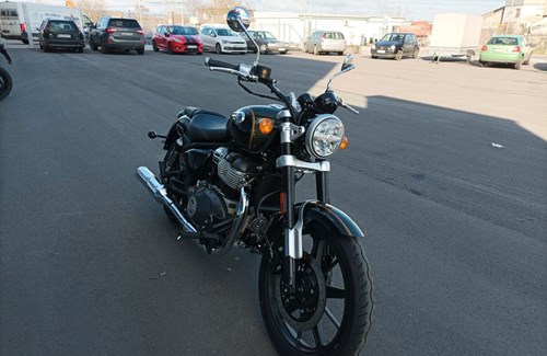 Neumotorrad Royal Enfield Super Meteor 650