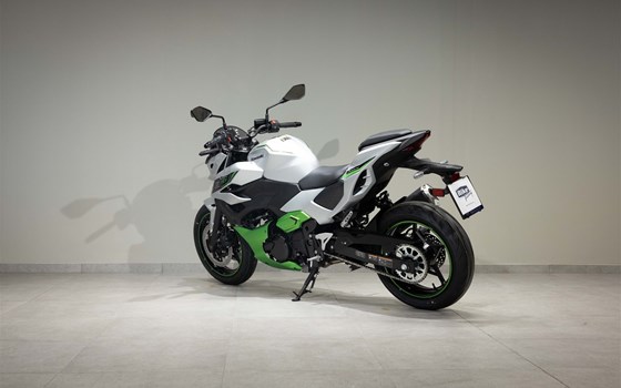 Neufahrzeug Kawasaki Z7 Hybrid - Bild 6 Neufahrzeug Kawasaki Z7 Hybrid - Bild 6