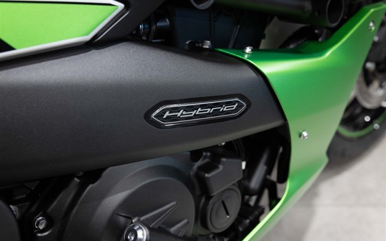 Neufahrzeug Kawasaki Z7 Hybrid - Bild 7 Neufahrzeug Kawasaki Z7 Hybrid - Bild 7