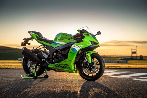 Kawasaki Ninja ZX-6R (GN1 KRT Grün) - Bild 4