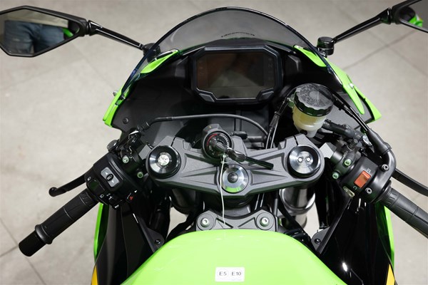 Kawasaki Ninja ZX-6R (GN2: Lime Green / Ebony) - Bild 3