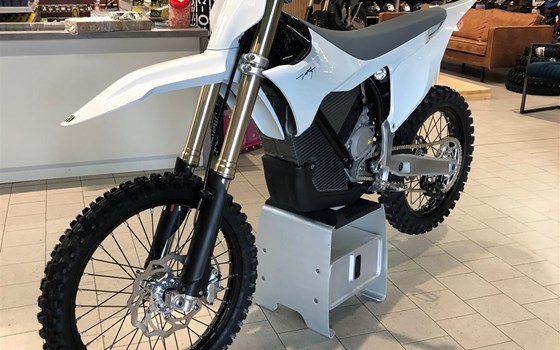 Gebrauchtmotorrad Stark Future Varg MX - Bild 3 Gebrauchtmotorrad Stark Future Varg MX - Bild 3