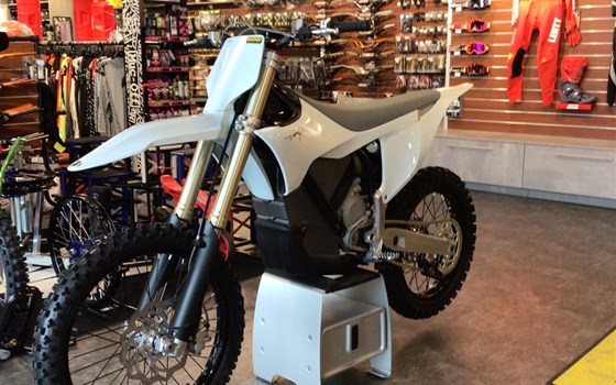 Gebrauchtmotorrad Stark Future Varg MX - Bild 2 Gebrauchtmotorrad Stark Future Varg MX - Bild 2