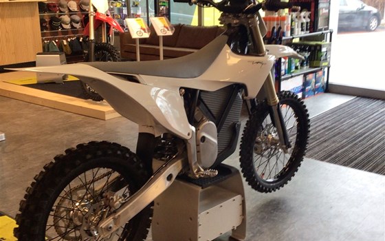 Gebrauchtmotorrad Stark Future Varg MX - Bild 5 Gebrauchtmotorrad Stark Future Varg MX - Bild 5