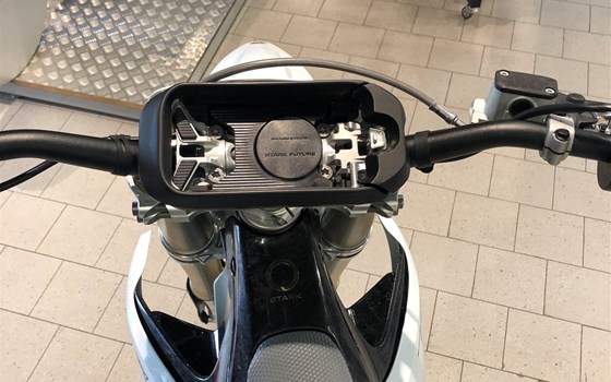 Gebrauchtmotorrad Stark Future Varg MX - Bild 6 Gebrauchtmotorrad Stark Future Varg MX - Bild 6