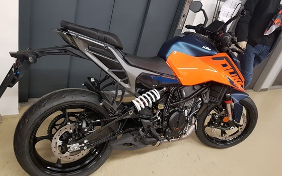 Gebrauchtmotorrad KTM 125 Duke - Bild 3 Gebrauchtmotorrad KTM 125 Duke - Bild 3