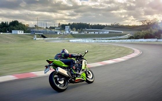 Gebrauchtmotorrad Kawasaki Ninja ZX-4RR - Bild 10 Gebrauchtmotorrad Kawasaki Ninja ZX-4RR - Bild 10